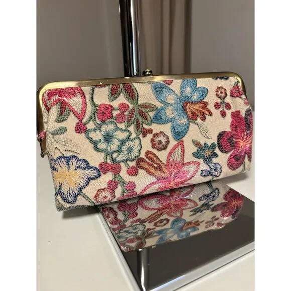 Hobo Lauren Double Kiss Lock Wallet Clutch Floral Stitch - Picture 2 of 9